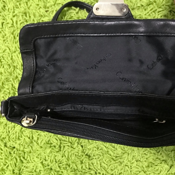 Calvin Klein Pochette Black Quilted Crossbody Bag - Picture 6 of 8